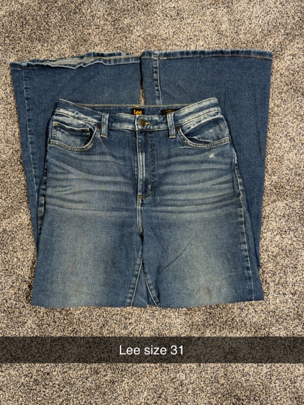 Lee Women’s Flares sz 31